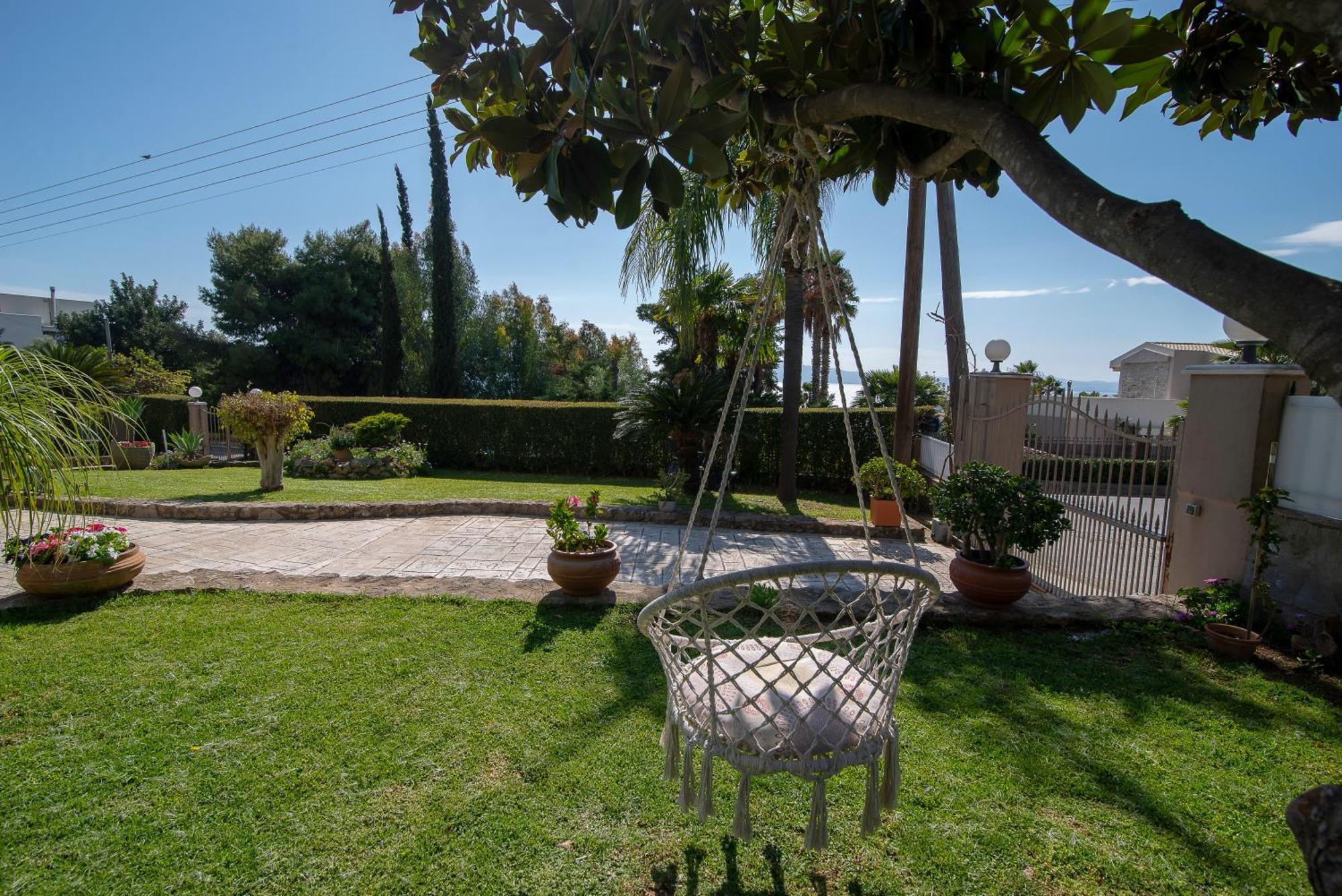 Le Jardin Apartment Каламата Екстериор снимка