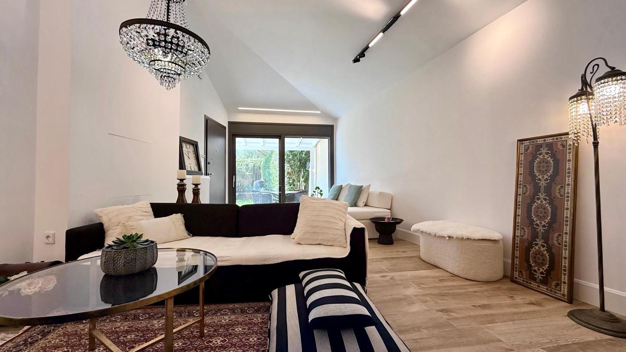 Le Jardin Apartment Каламата Екстериор снимка