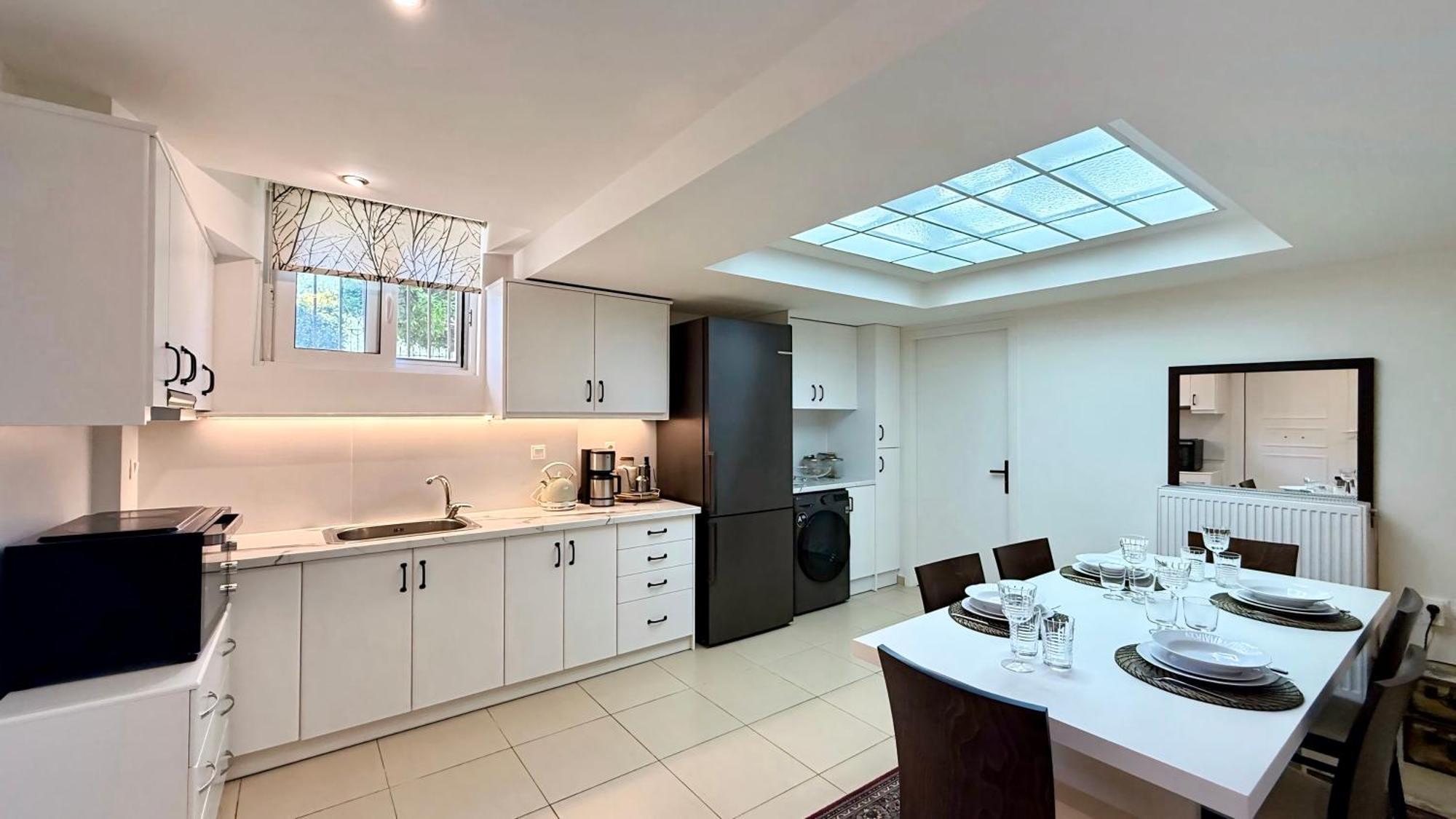 Le Jardin Apartment Каламата Екстериор снимка